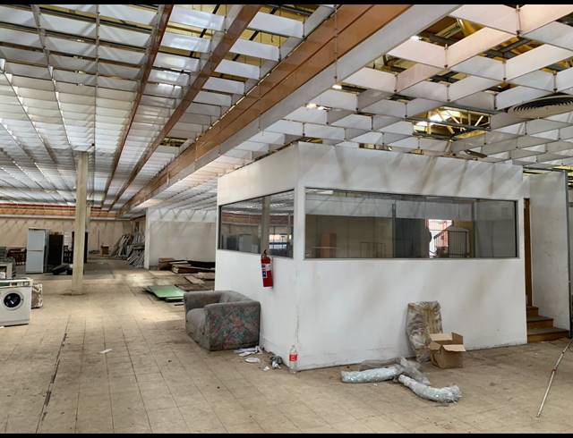 10,000M² WAREHOUSE FOR SALE IN BRAKPAN CENTRAL
